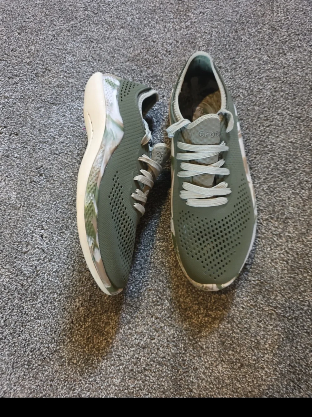 Crocs LiteRide 360 Marbled Pacer sneakers in army green size 9 mens